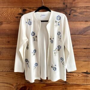 Bonworth White paneled embroidered cardigan size Medium
